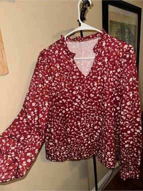 Women's Red Floral V-Neck Long-Sleeve Blouse